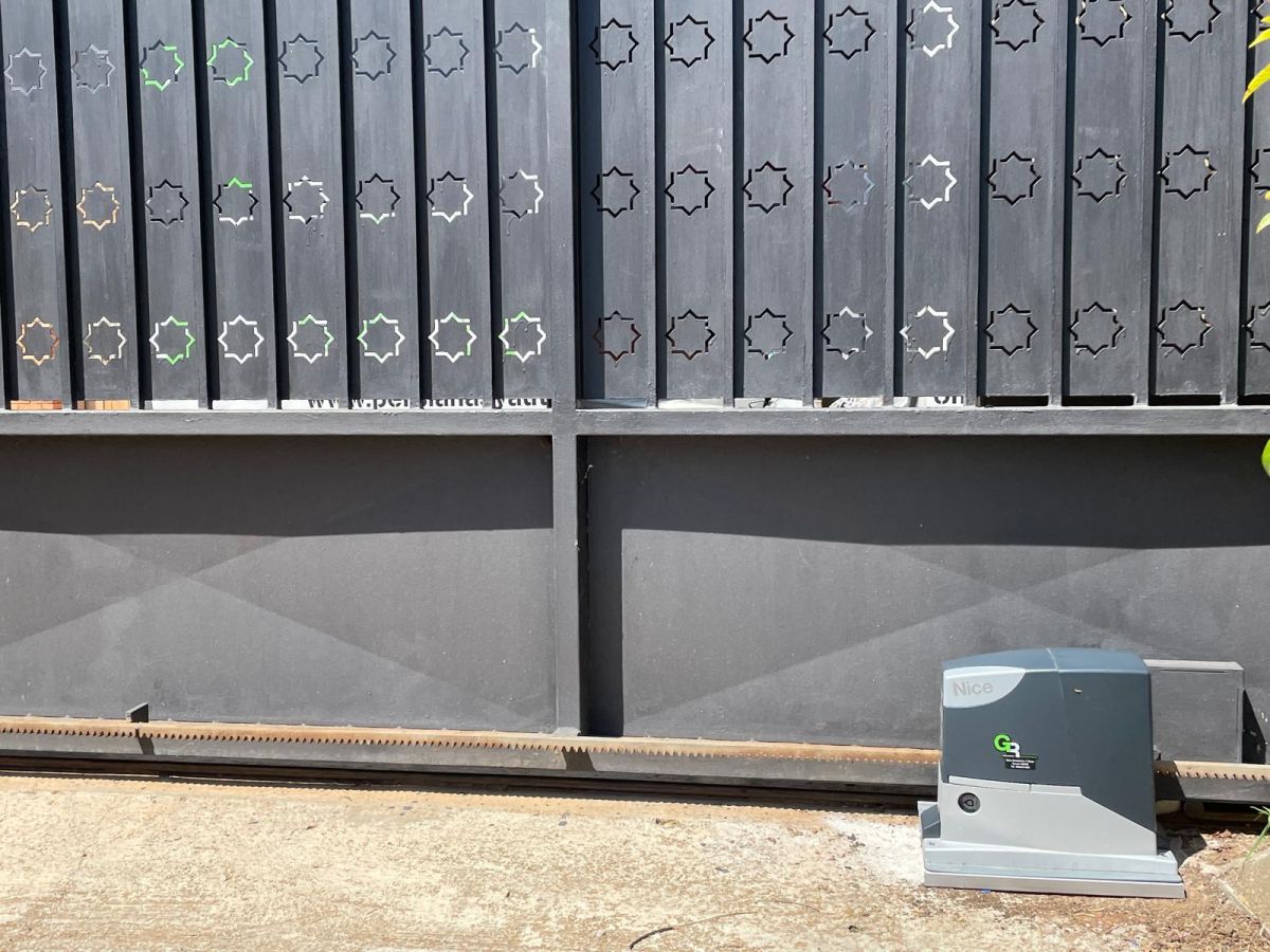 Puertas y automatismos GR - Trabajos realizados