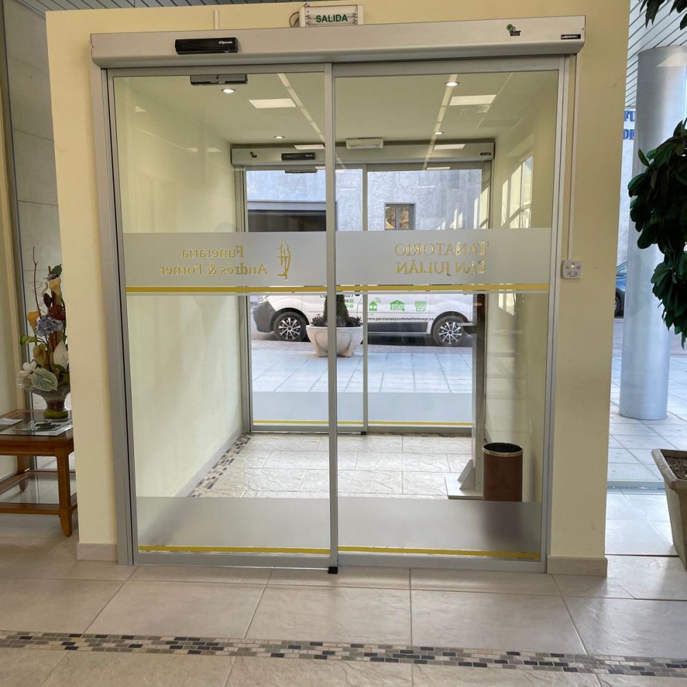 Puertas y automatismos GR - puertas automáticas