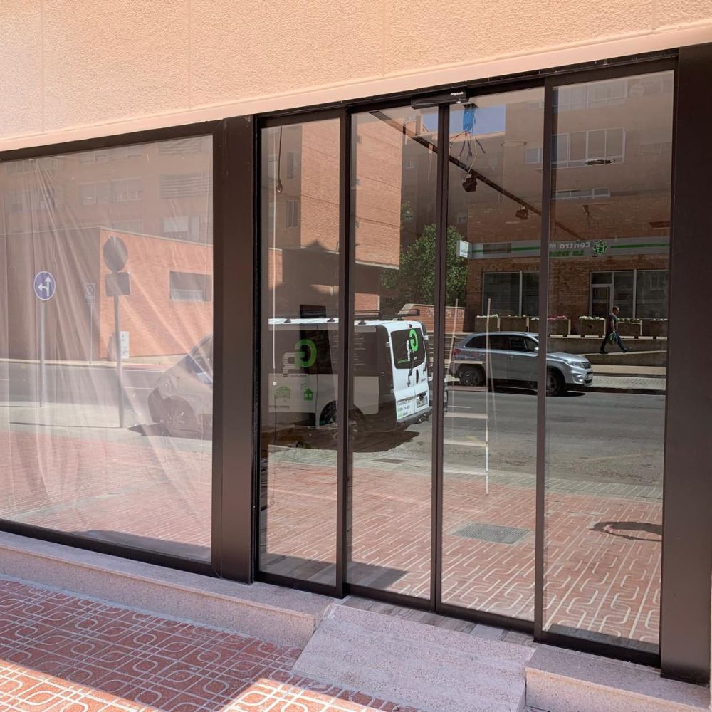 Puertas y automatismos GR - puertas automáticas