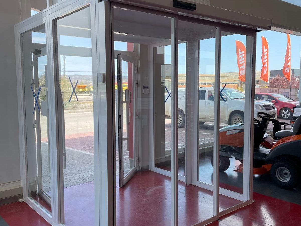 Puertas y automatismos GR - Trabajos realizados